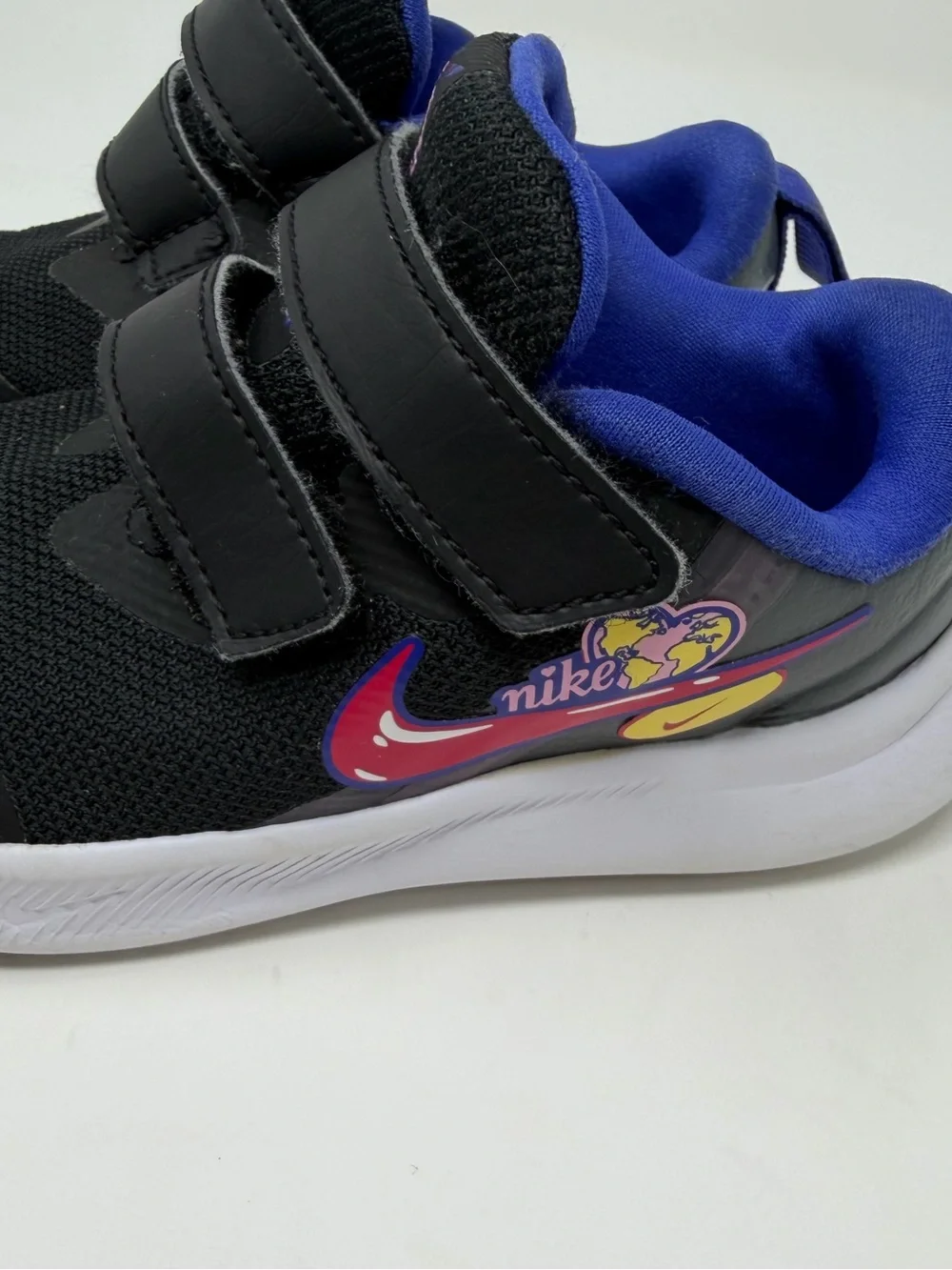 Nike Kids Black Sneakers with Purple Accents and Velcro Sz.8